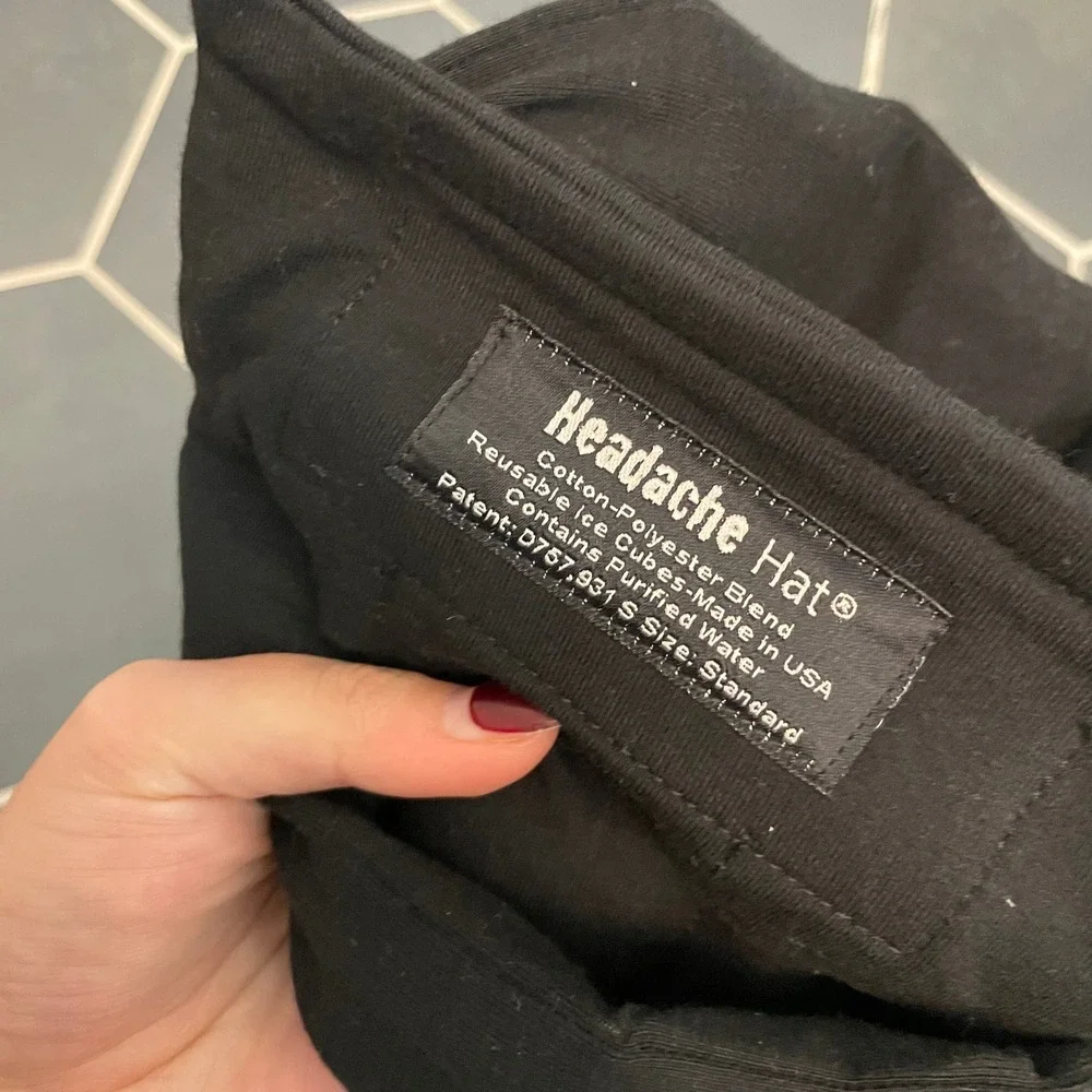Headache Hat‎ Wearable Ice Pack Migraine Relief Standard Black Polyester Blend